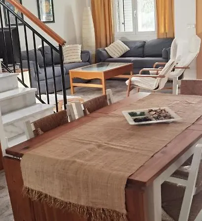 Duplex En Urbanizacion Con Piscina Comunitaria Y Wifi *